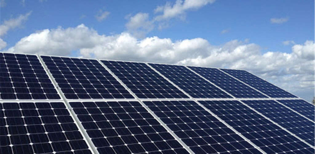 What is the difference between polycrystalline and single crystal solar panels